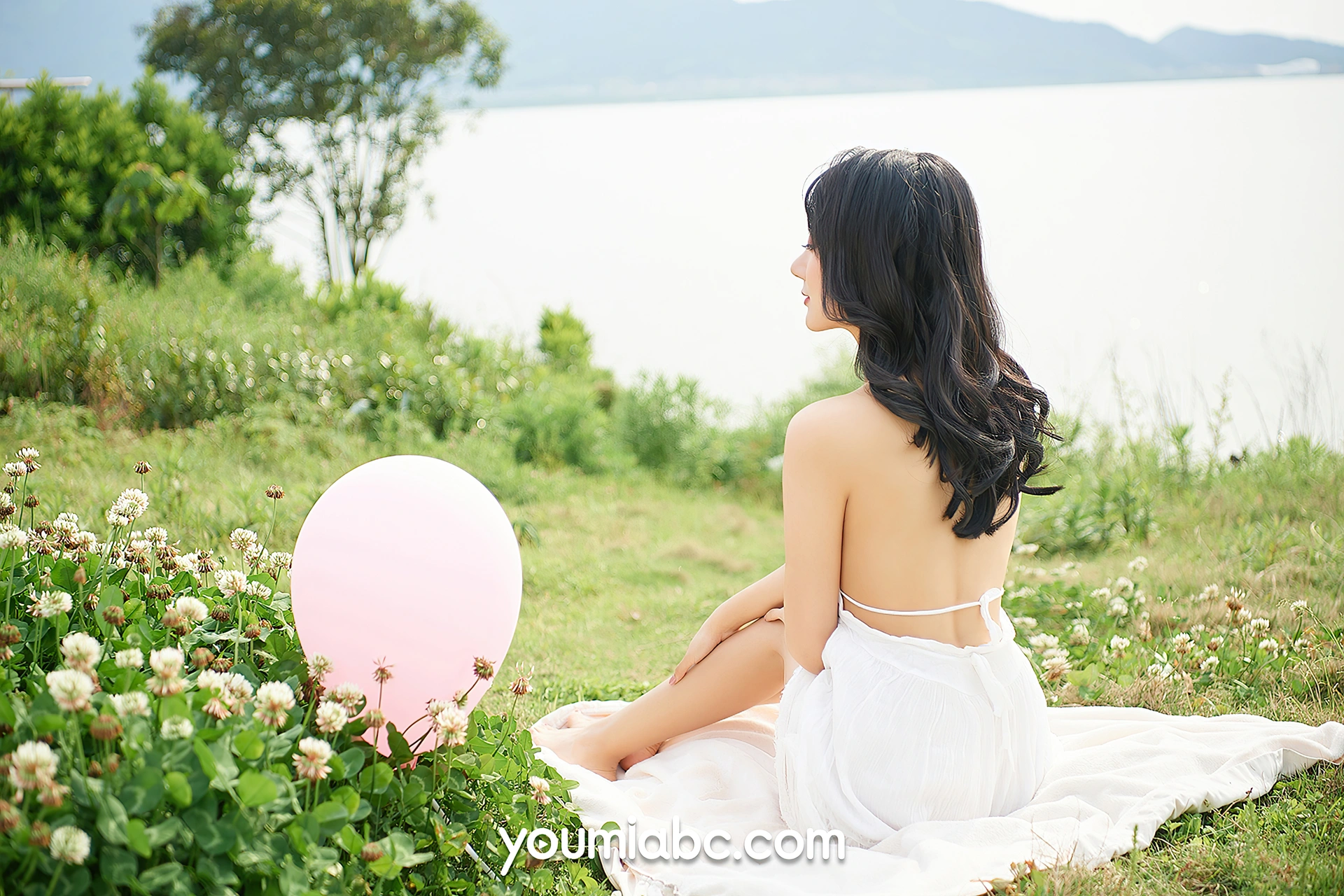 YouMi尤蜜 - 2020.08.28 芳菲妩媚 何嘉颖 2